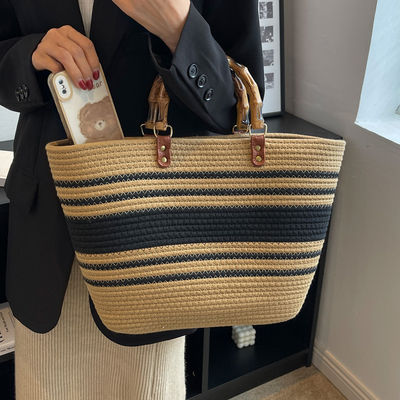 Mulheres elegantes Bolsa de palha de praia tecida Bolsa casual feita à mão Bolsas de ombro de rotão