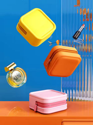 Saco de maquiagem de silicone quadrado com design e material impermeáveis