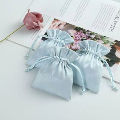 Aceitável OEM/ODM Custom Light Blue Velvet Drawstring Bag para organização de joias