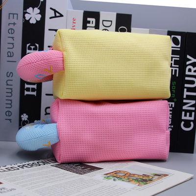 Bolsa de maquiagem aceitável OEM/ODM Cartoons portáteis Toiletry Waffle Cosmetic Bag para meninas