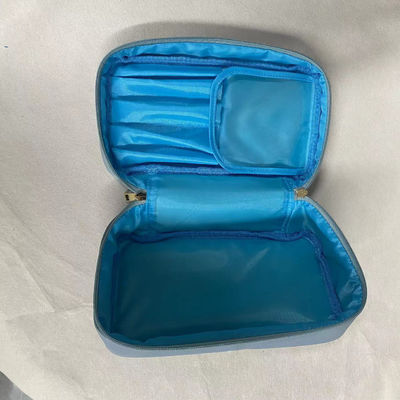 Bolsa de maquiagem grande à moda Bolsa de higiene de couro à prova d'água Bolsa de maquiagem grande plana bolso interno portátil Bolsa cosmética personalizada para mulheres