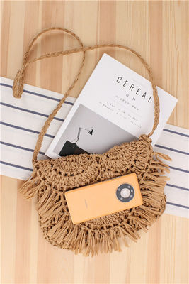 Saco de praia Tassel feito à mão Raffia Rattan Crossbody para férias de viagem de verão das mulheres