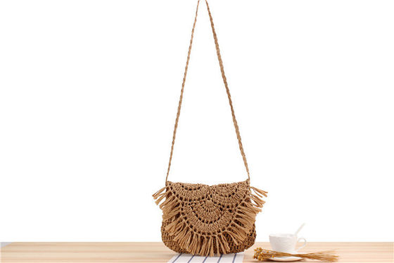 Saco de praia Tassel feito à mão Raffia Rattan Crossbody para férias de viagem de verão das mulheres