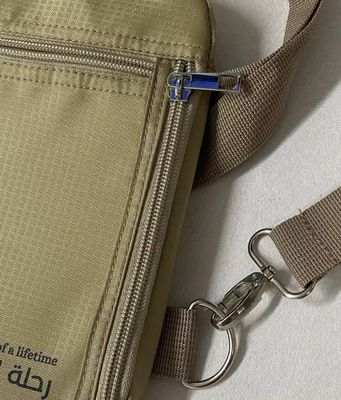 Saco de viagem de pescoço pequeno de nylon à prova d'água para telemóvel e cartão aceitável