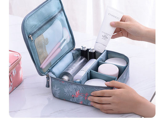 Outdoor Girl Cosmetic Bag Maquiagem Bag Feminino Toiletries Organizador Com Estilo Moderno