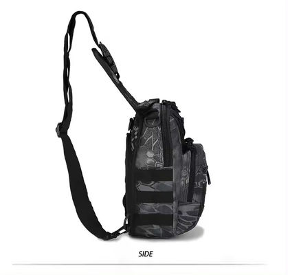 Atualize o seu equipamento para o ar livre com o nosso saco tático Molle para homens, pronto para todas as estações