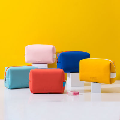 Caixa organizadora de sacos cosméticos de viagem de couro de PU portátil multifuncional para mulheres