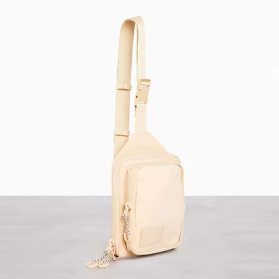Logotipo personalizado Mensageiro Mini garrafa de água de nylon Carrier Cross Chest Bag aceitável OEM / ODM
