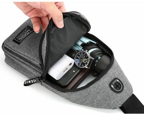 Bolsa de mensageiro versátil com logotipo personalizado Ideal para escritório casual ou saídas de encontro masculino