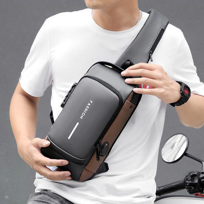 2023 Última moda Saco de crossbody masculino com design à prova d'água e logotipo personalizado