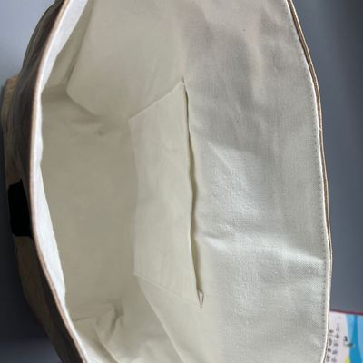 Logotipo impresso personalizado Bolsas de presente de papel de luxo para lojas OEM/ODM