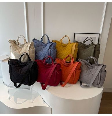 Logotipo personalizado de nylon leve Saco Puffy Feminino Saco Tote Quiltado Saco de ombro único
