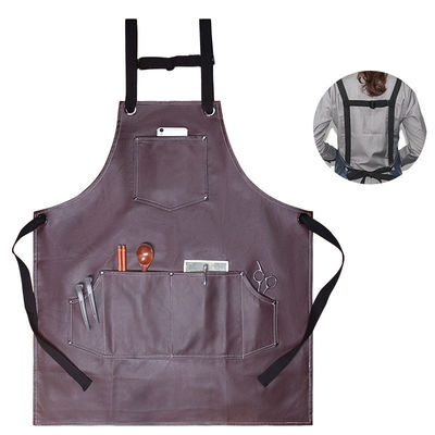 Sacos de vestuário de couro com cobertura de poeira pendurada