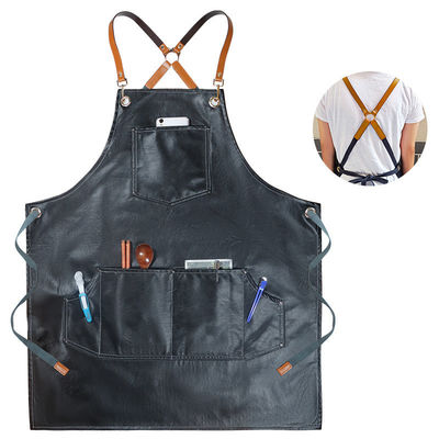 Sacos de vestuário de couro com cobertura de poeira pendurada