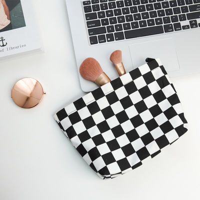 Saco de lavagem portátil personalizado de tabuleiro de xadrez preto e branco Saco de escova cosmético