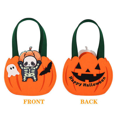 Saco em forma de abóbora de feltro para coletar doces ou brinquedos na celebração do Halloween