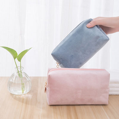 Bolsa de veludo de estilo soft-loop para maquiagem personalizada e presentes personalizados de dama de honor