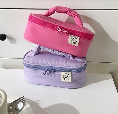 Saco de maquiagem de poliéster coreano personalizado para armazenamento de primavera Entrega em 15 dias