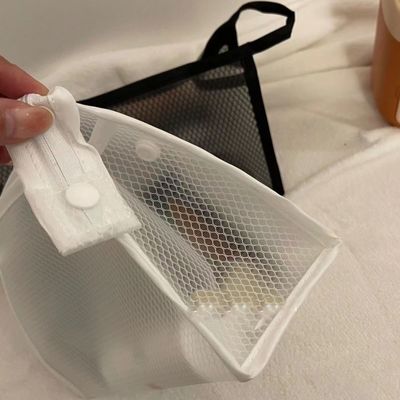 Saco de maquiagem de malha de nylon simples personalizado para higiene e armazenamento de cosméticos em cor preta