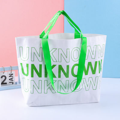 Impressão personalizada de sacos de compras laminados de tecido PP com logotipos personalizados em cores personalizadas