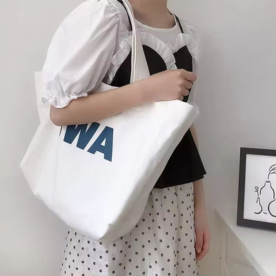 Saco de compras personalizado com design dobrável e padrão de impressão