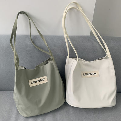Saco impermeável de nylon de estilo japonês para mulheres Companheiro de compras simples e funcional