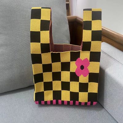 Saco de mão de tricô de crochê tecido 2024 O mais recente estilo de moda para sacos de praia de malha