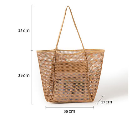 Saco de crochê de um ombro feito à mão Design de tecelagem para um visual casual e simples de verão na praia
