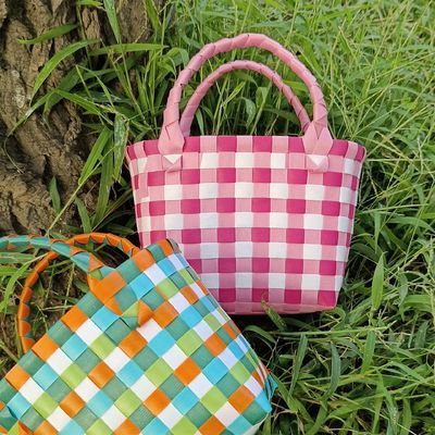 Mulheres ecológicas Triângulo de palha Saco Raffia para viagens e saídas