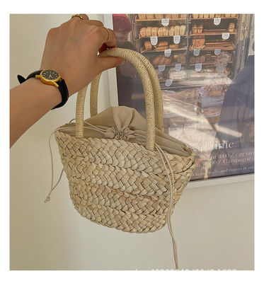 Estilo de mão moda de grande capacidade de mulheres bolsa de palha de praia de madeira tricô de crochê poliéster