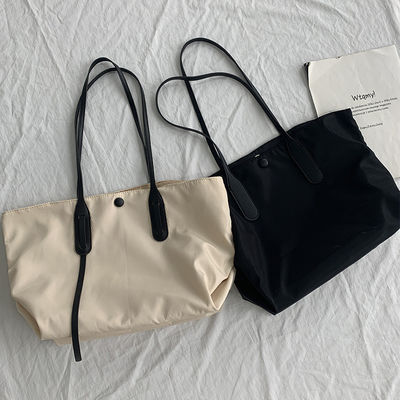 Saco de mensageiro com fecho de fechadura Material de nylon Impressão de logotipo Impressão Saco de compras para a vida diária