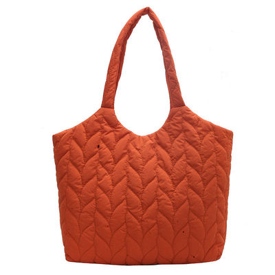 Regalos reutilizáveis Inverno Quilt Puffy Puffer Tote Saco para Mulheres Logotipo personalizado Impresso