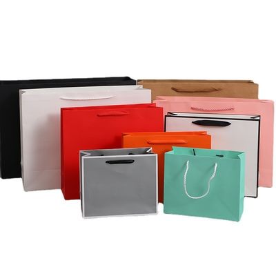Saco de papel preto para presente personalizado