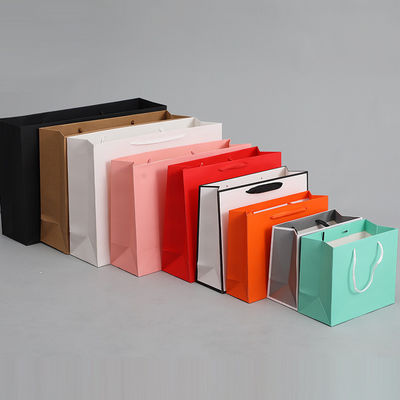Saco de papel preto para presente personalizado