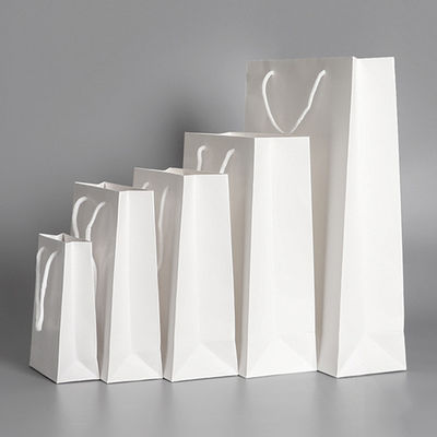 Saco de papel preto para presente personalizado