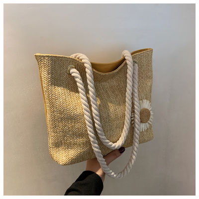 2022 Bolsas Simples Bolsas de Palha Bolsa de Praia Moda Escarta de Seda Bolsas de ombro femininas com materiais