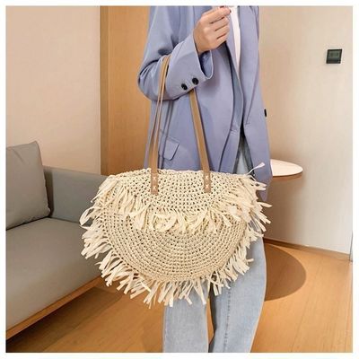 Acceptável OEM/ODM Summer Semicircular Fringed Straw Shoulder Bag para praia feita à mão