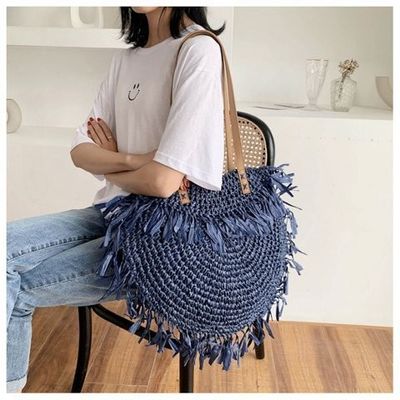 Acceptável OEM/ODM Summer Semicircular Fringed Straw Shoulder Bag para praia feita à mão