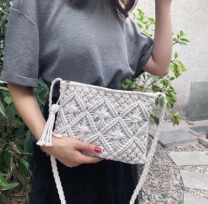 Outro padrão Tipo de algodão feito à mão corda palha mulheres bolsas de mão Vintage Tassels bolsas de praia