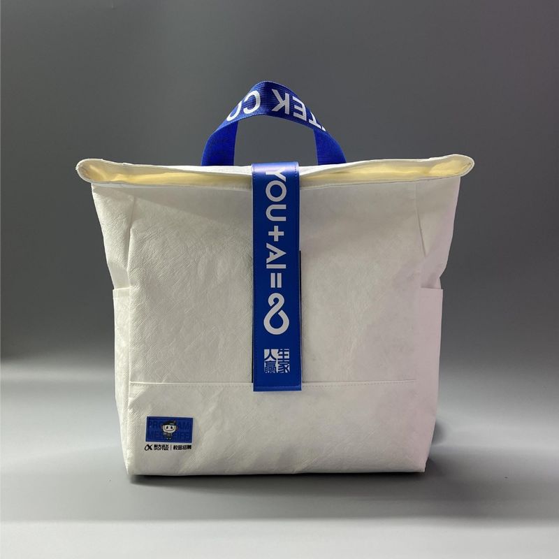 Logotipo impresso personalizado Bolsas de presente de papel de luxo para lojas OEM/ODM